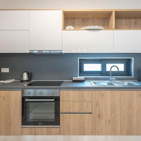 Newly Renovated Apt In The Heart Of Kerameikos Atenas Exterior foto